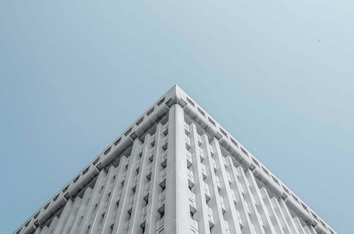 转会动态最新！布莱顿瞄准德甲猛将，红军热刺上演抢人大战